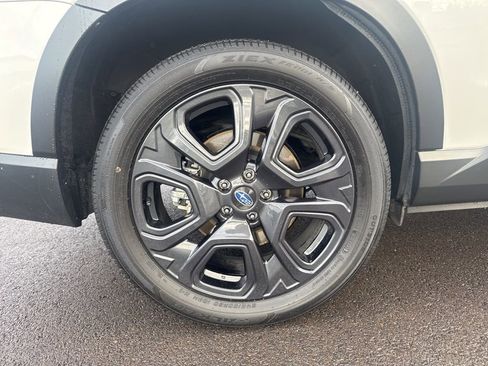 Used 2024 Subaru Ascent Onyx Edition image 9