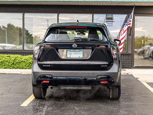 Used 2025 Nissan Kicks S AWD/4WD image 12