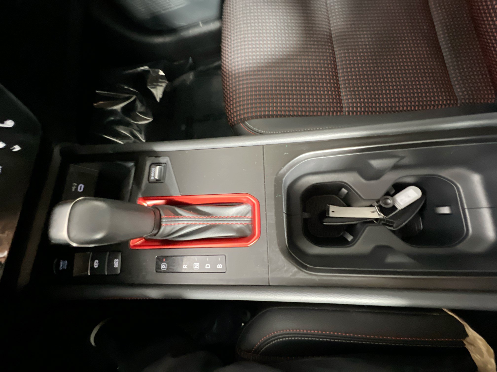 Used 2026 Nissan Kicks SR w/ Cold Weather Package FWD image 25