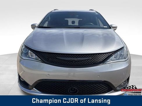 Used 2020 Chrysler Pacifica Touring-L w/ Advanced Safetytec Group FWD image 9