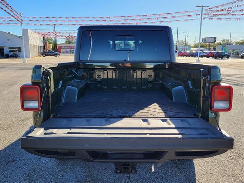 Used 2021 Jeep Gladiator Sport image 32