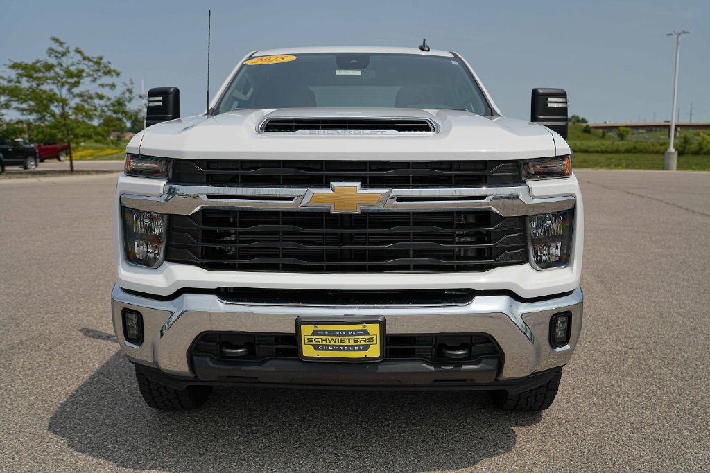 Used 2025 Chevrolet Silverado 2500 LT w/ Convenience Package AWD/4WD image 2