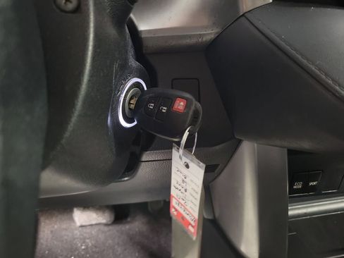 Used 2017 Toyota RAV4 LE image 15