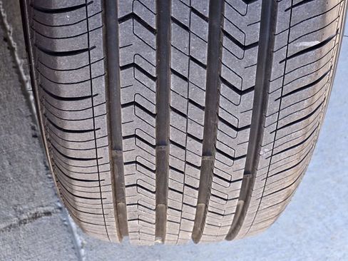 Used 2023 GMC Terrain SLE w/ LPO, Floor Liner Package FWD image 12