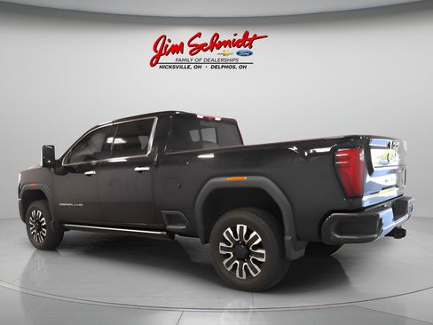 Used 2024 GMC Sierra 2500 Denali Ultimate w/ LPO, GMC Protection Package AWD/4WD image 4