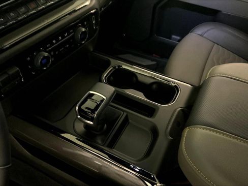 Used 2025 Chevrolet Silverado 1500 ZR2 w/ Technology Package image 17