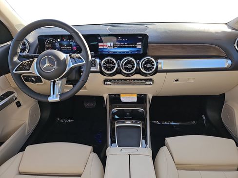 New 2026 Mercedes-Benz GLB 250 image 9