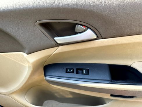 Used 2010 Honda Accord LX-P image 27