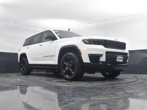 New 2025 Jeep Grand Cherokee L Limited w/ Black Appearance Package image 30