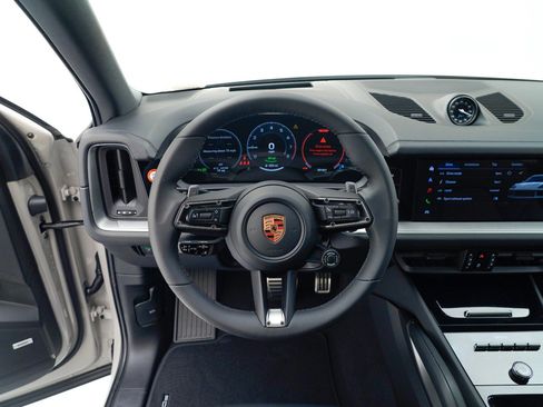 New 2026 Porsche Cayenne S image 34