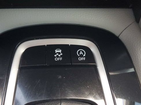 Used 2022 Toyota Corolla Cross L FWD image 32