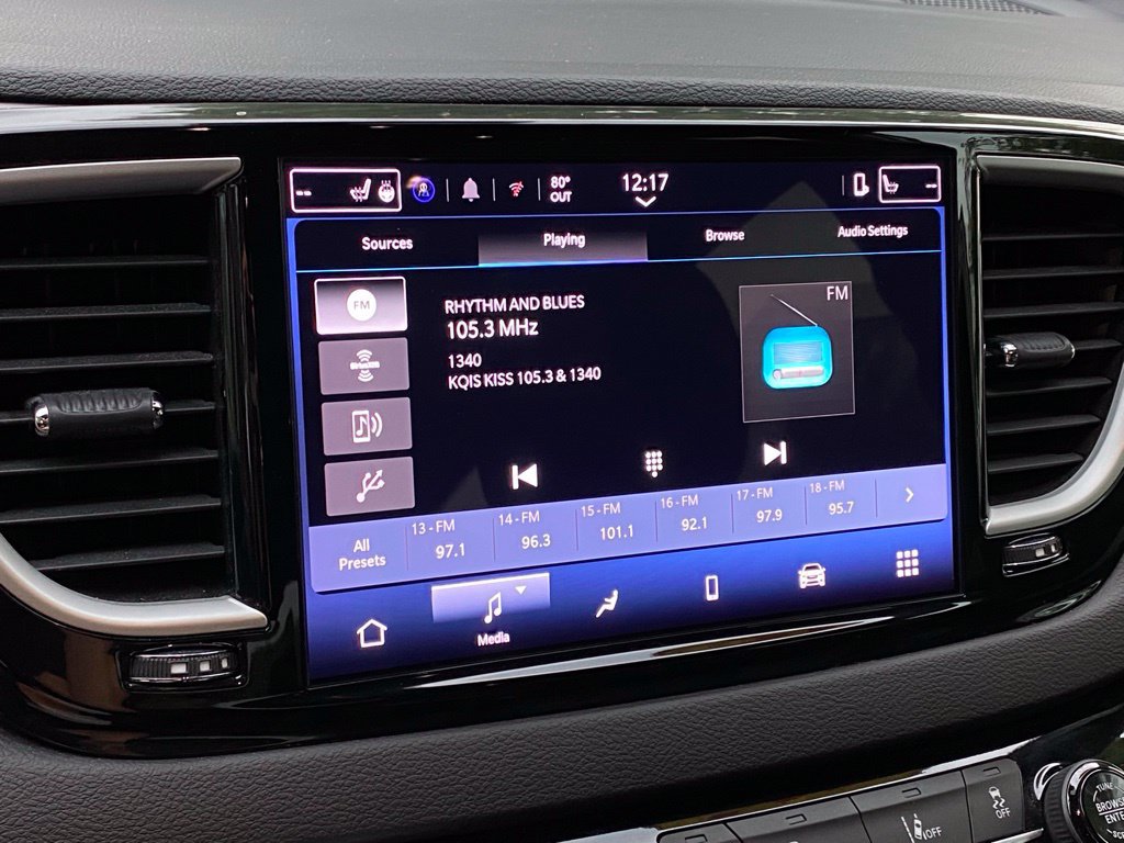Used 2025 Chrysler Pacifica Select FWD image 16