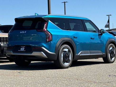 New 2026 Kia EV9 Wind AWD/4WD image 5
