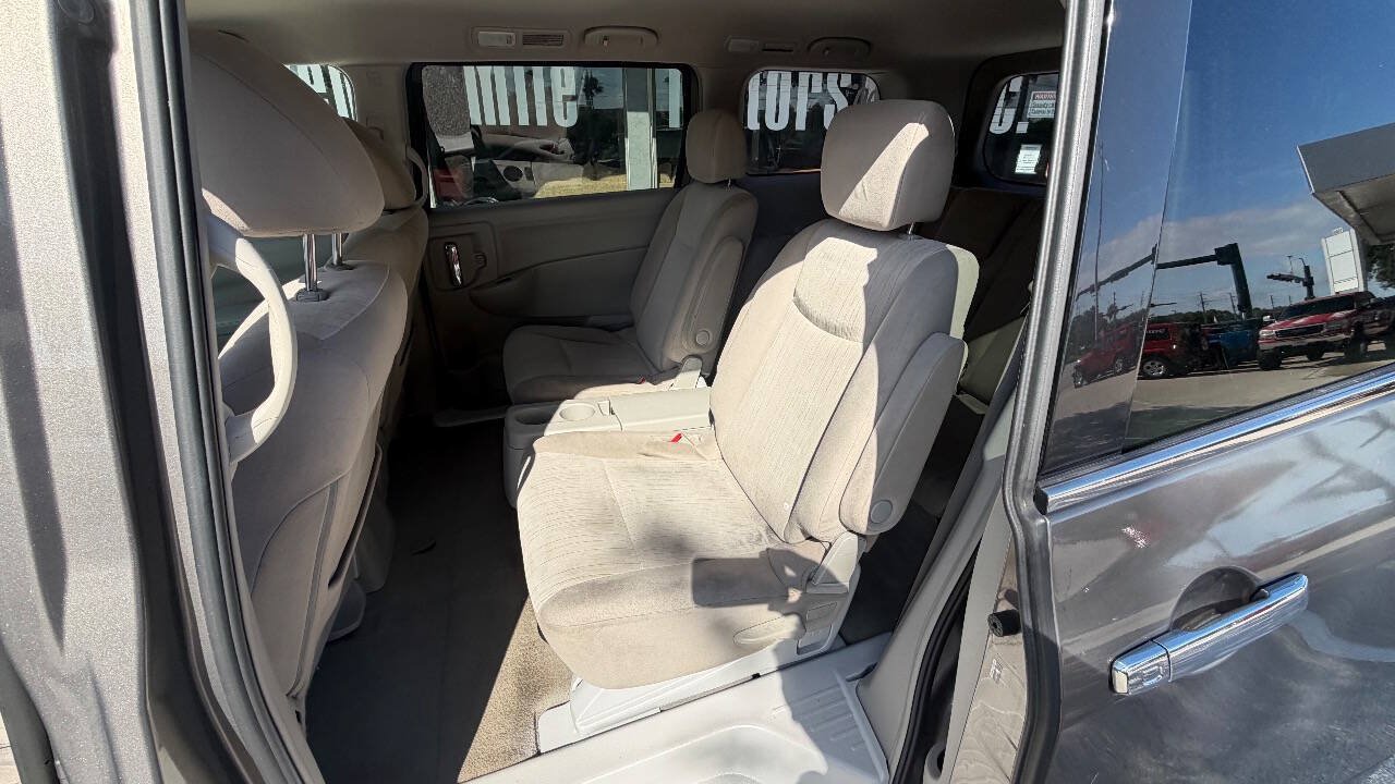 Used 2017 Nissan Quest SV FWD image 11