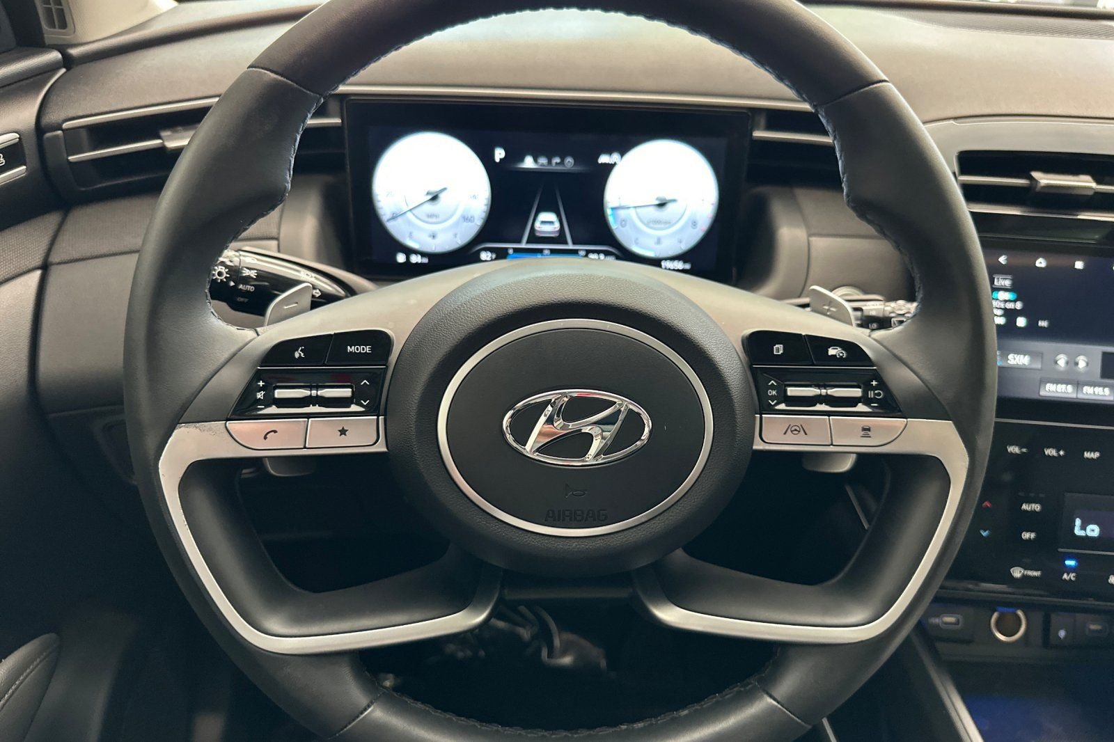 Used 2022 Hyundai Tucson Limited AWD/4WD image 28