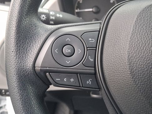 Certified 2024 Toyota Corolla Cross L image 21