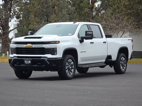 Used 2024 Chevrolet Silverado 2500 Custom w/ Custom Convenience Package image 8
