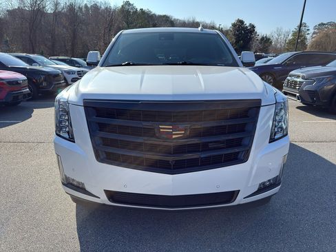 Used 2020 Cadillac Escalade Premium Luxury image 2