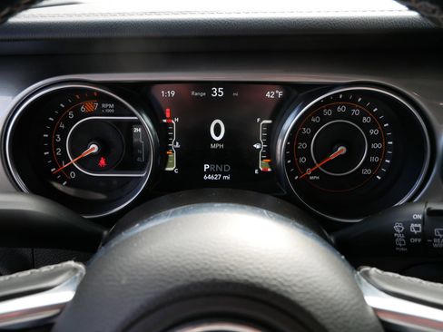 Used 2021 Jeep Wrangler Unlimited Sahara w/ Uconnect 4C Nav & Sound Group image 19