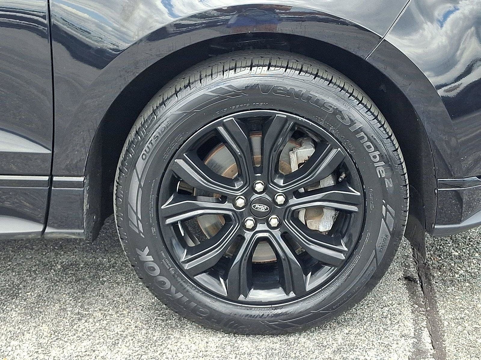 Certified 2022 Ford Edge SE w/ Black Appearance Package AWD/4WD image 9