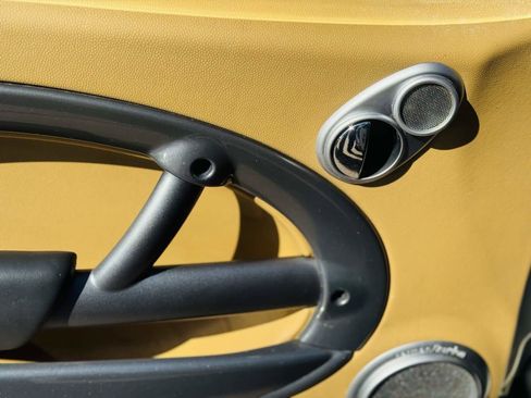 Used 2007 MINI Cooper Convertible image 15