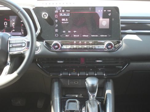 Used 2023 GMC Canyon Elevation w/ Convenience Package RWD image 10