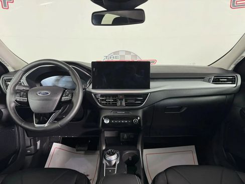 Used 2025 Ford Escape Platinum w/ Premium Technology Package image 11