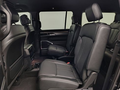 New 2026 Jeep Grand Wagoneer Limited AWD/4WD image 24