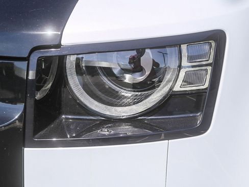 Used 2023 Land Rover Defender 110 X-Dynamic SE image 7