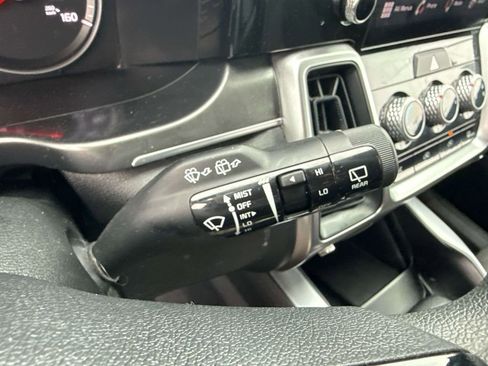 Used 2023 Kia Sorento LX image 27