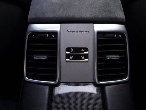 Used 2016 Porsche Panamera GTS image 32