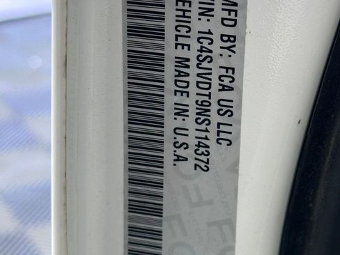 Used 2022 Jeep Wagoneer Series III w/ Premium Group I image 19