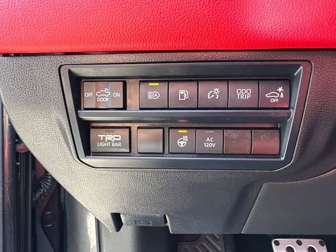 Used 2025 Toyota Tundra TRD Pro AWD/4WD image 32