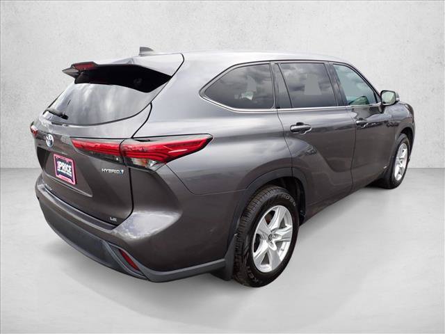 Used 2022 Toyota Highlander LE AWD/4WD image 4