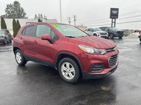 Used 2022 Chevrolet Trax LS w/ Tint and Cruise Package image 9