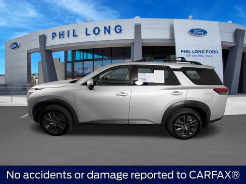 Used 2023 Nissan Pathfinder SV AWD/4WD image 2