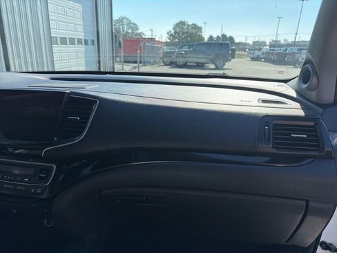 Used 2019 Honda Pilot Touring image 26