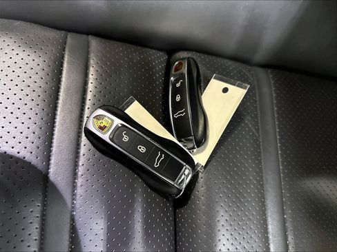 Used 2019 Porsche Cayenne AWD/4WD image 14