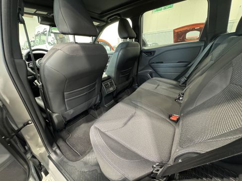 Used 2025 Subaru Forester Premium AWD/4WD image 10