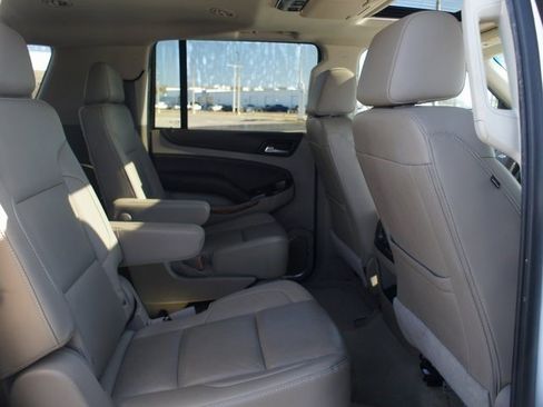Used 2019 Chevrolet Suburban Premier image 24