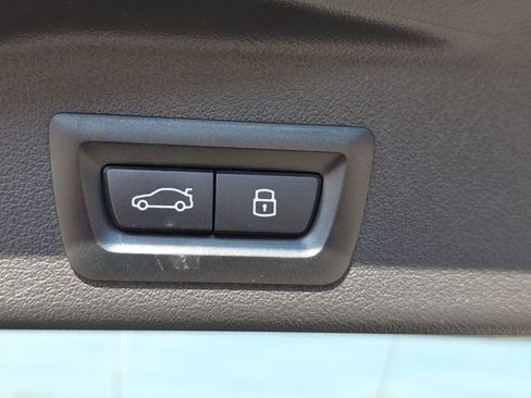 Used 2025 BMW X5 xDrive50e image 13