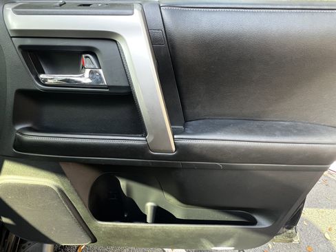 Used 2015 Toyota 4Runner SR5 Premium image 44