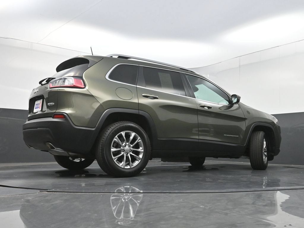 Used 2021 Jeep Cherokee Latitude Lux w/ Comfort/Convenience Group AWD/4WD image 29