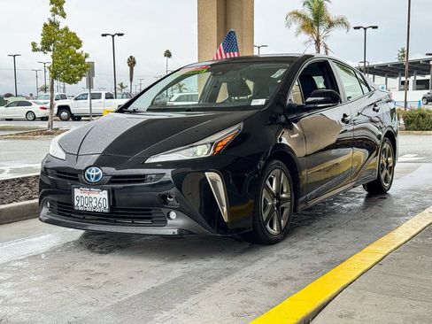 Used 2022 Toyota Prius XLE image 7