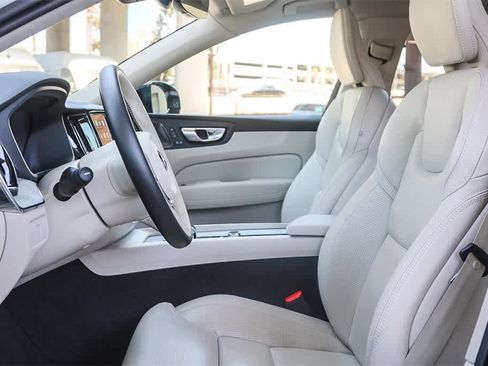 Used 2024 Volvo XC60 B5 Ultimate image 18