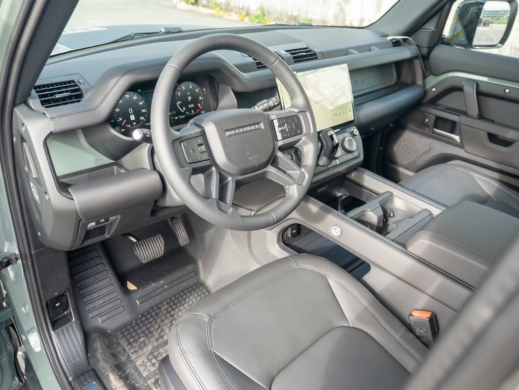 New 2026 Land Rover Defender 110 AWD/4WD image 11