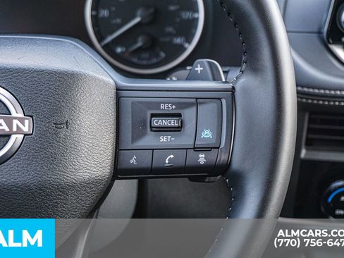 Used 2025 Nissan Rogue SV image 31