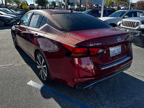 Used 2021 Nissan Altima 2.5 SR w/ SR Premium Package image 7