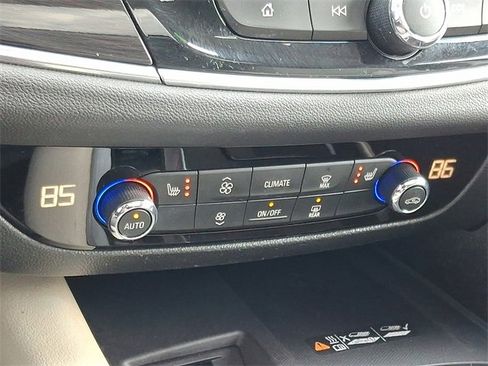 Certified 2022 Buick Enclave Essence w/ Experience Buick Package image 18