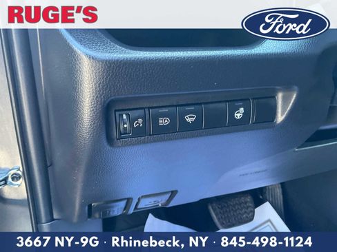 Used 2021 Toyota RAV4 XLE w/ XLE Grade Weather Package AWD/4WD image 17